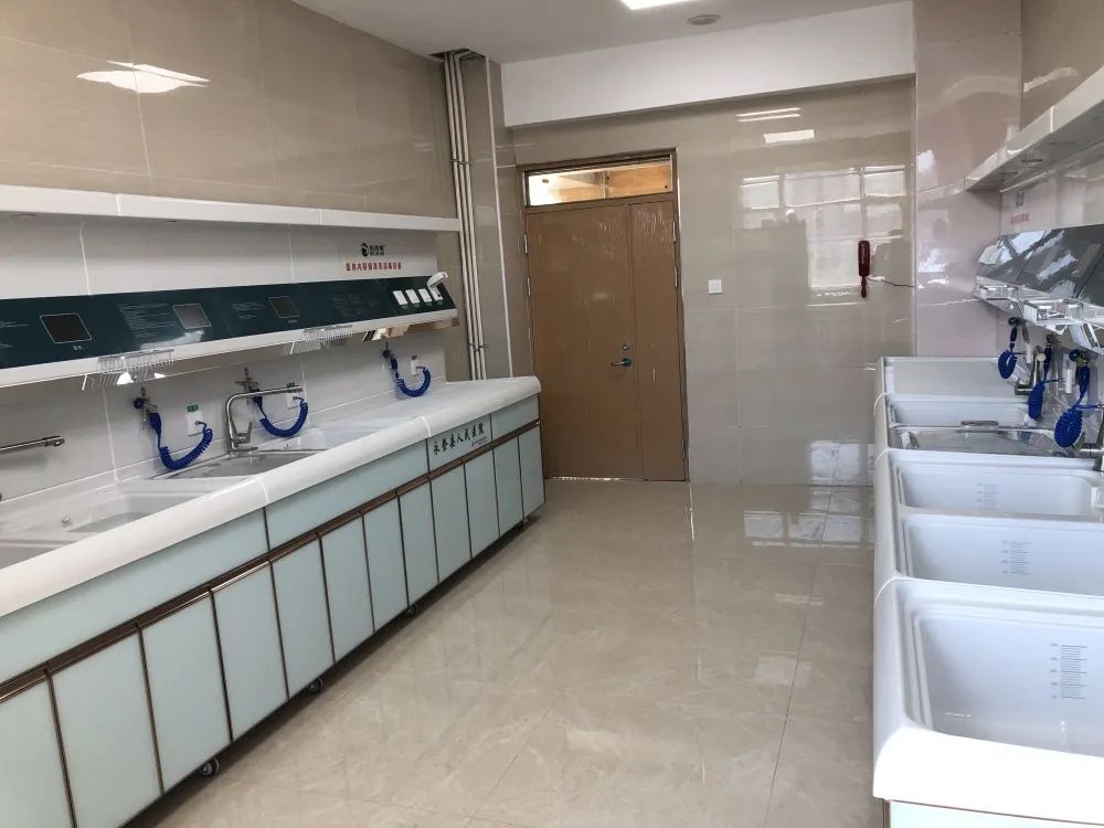永登县人民医院内镜清洗工作站及内镜室纯水系统安装与调试完成