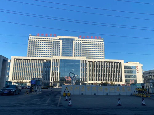 滨州医学院烟台附属医院内镜清洗工作站设备安装与调试完成