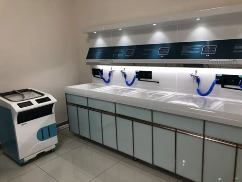 建旭中医院内镜全自动清洗工作站、储镜柜安装与调试完成