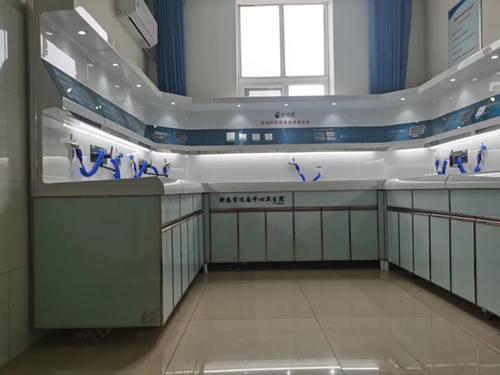 新泰汶南中心医院内镜清洗工作站、纯水机安装与调试完成