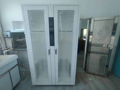 湖南省汨罗市长乐中心卫生院内镜清洗工作站、储镜柜安装与调试完成