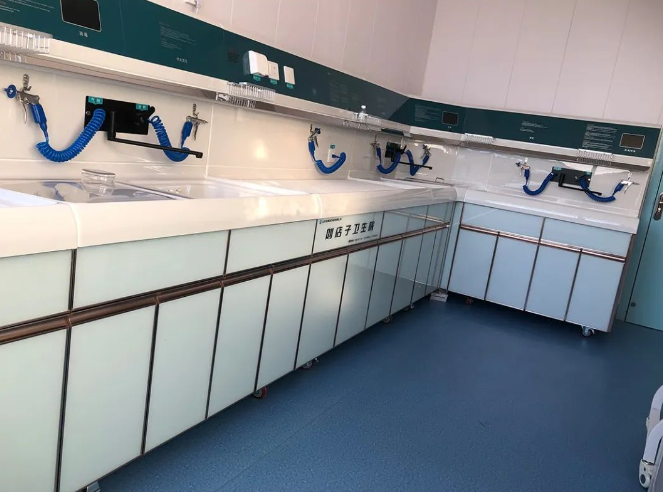 临沂刘店子卫生院内镜清洗工作站、纯水机、储镜柜安装调试完成