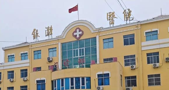 山东威海乳山银滩医院内镜清洗工作站、纯水机、储镜柜安装调试完成