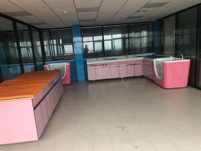 重庆市潼南区人民医院婴儿洗浴设备安装调试完成
