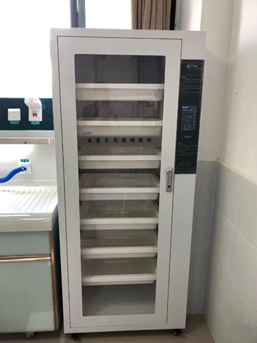 保证清洗合格后的内镜存放，还需做好内镜储镜柜自身的消毒